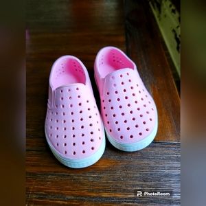 Children's sz 8 Native brand slip in clogs Pink